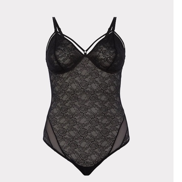 TORRID NWT - BLACK LACE & MESH STRAPPY BODYSUIT - Picture 3 of 5